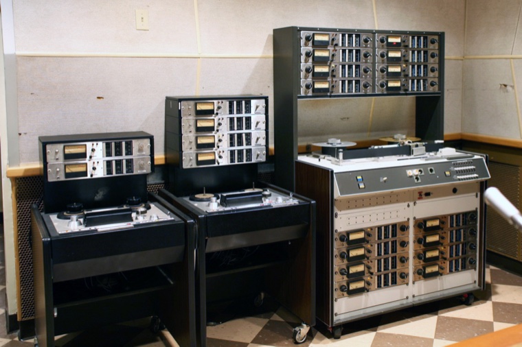 Ampex 440 & MM1000 at RCA Studio B — lead image of Wikipedia's History of multitrack recording