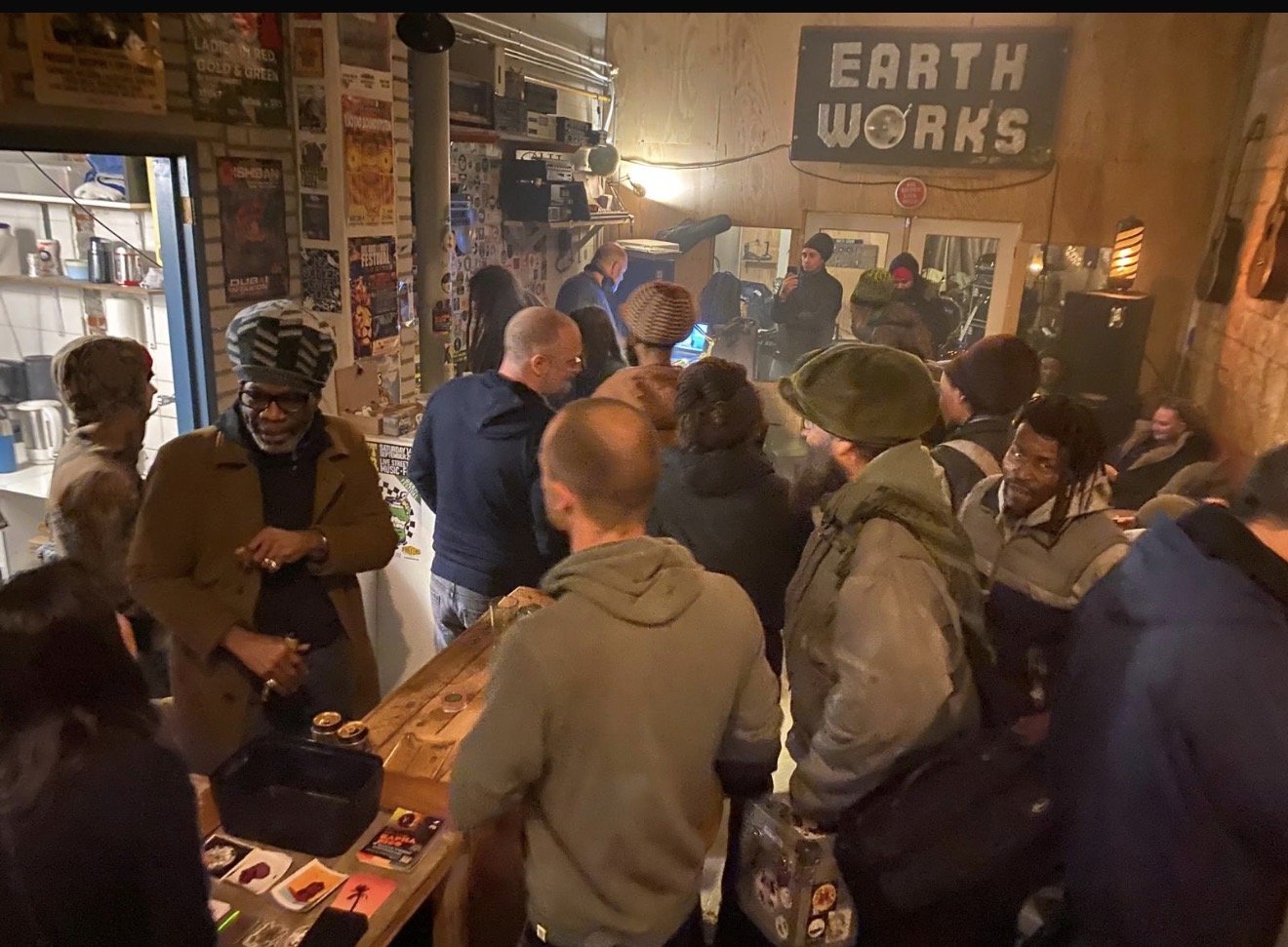 A full house at Earth Works — friends, selectors and family at Het Groene Veld, Amsterdam Noord